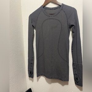 lululemon athletica Black and White Striped Long Sleeve Sz 4